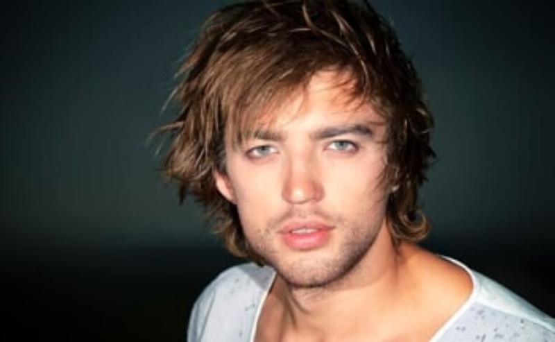 Capelli lisci e lisci con frange